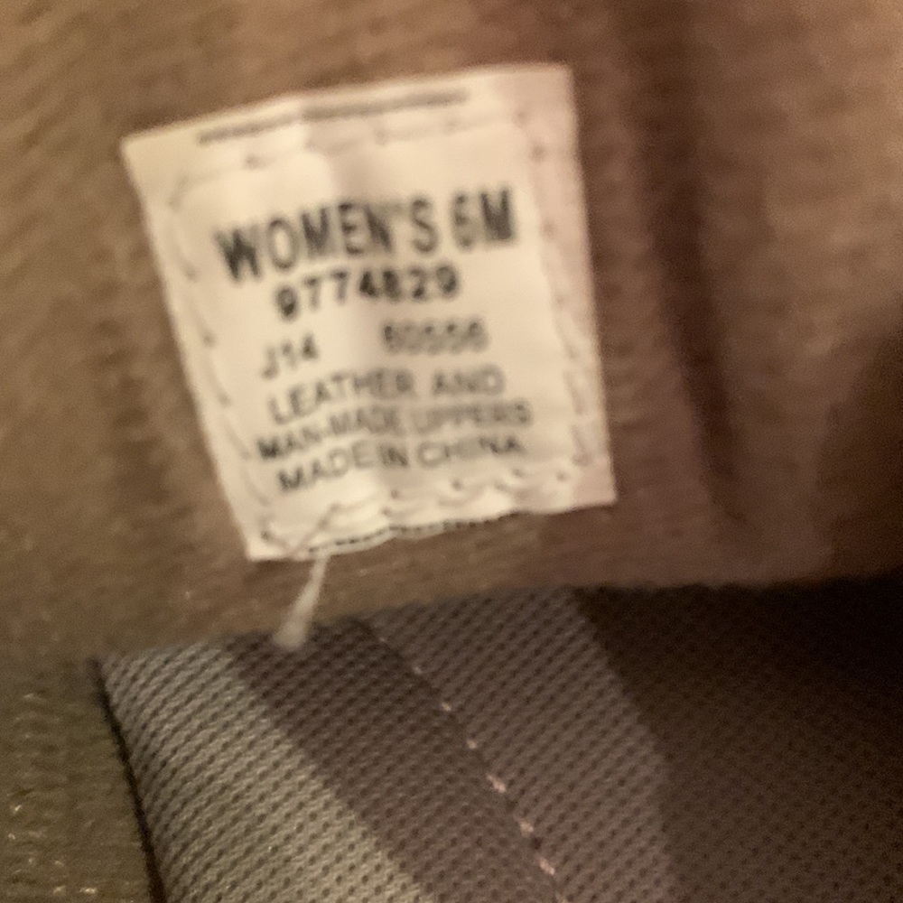 Woman’s Sperrys boat shoe size 6 - Picture 5 of 5